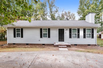 135 W LAKEFIELD DR GREENSBORO, NC 27406